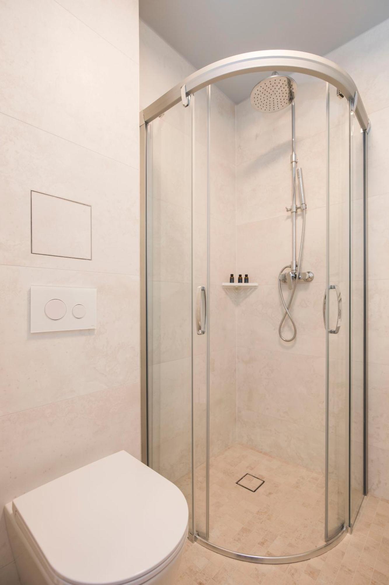 Roze Park Rooms Liepāja Екстериор снимка